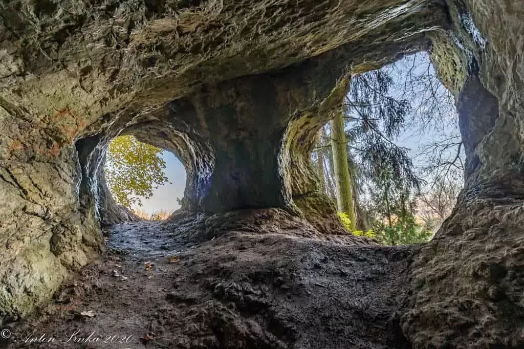 Cykloturistika -  Opatovská jaskyňa v Skalke nad Váhom