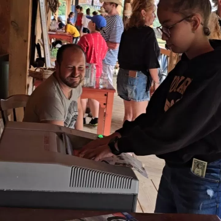 Areál R13 -Poobedie Nástupcov Bricolu- deti a vnúčatá spolupracovníkov