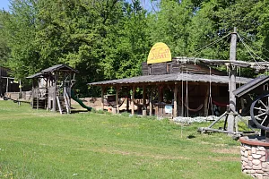 SALOON - Firemná akcia KLIKA-BP s.r.o.