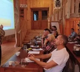 AREÁL R13 - EXEC CLUB