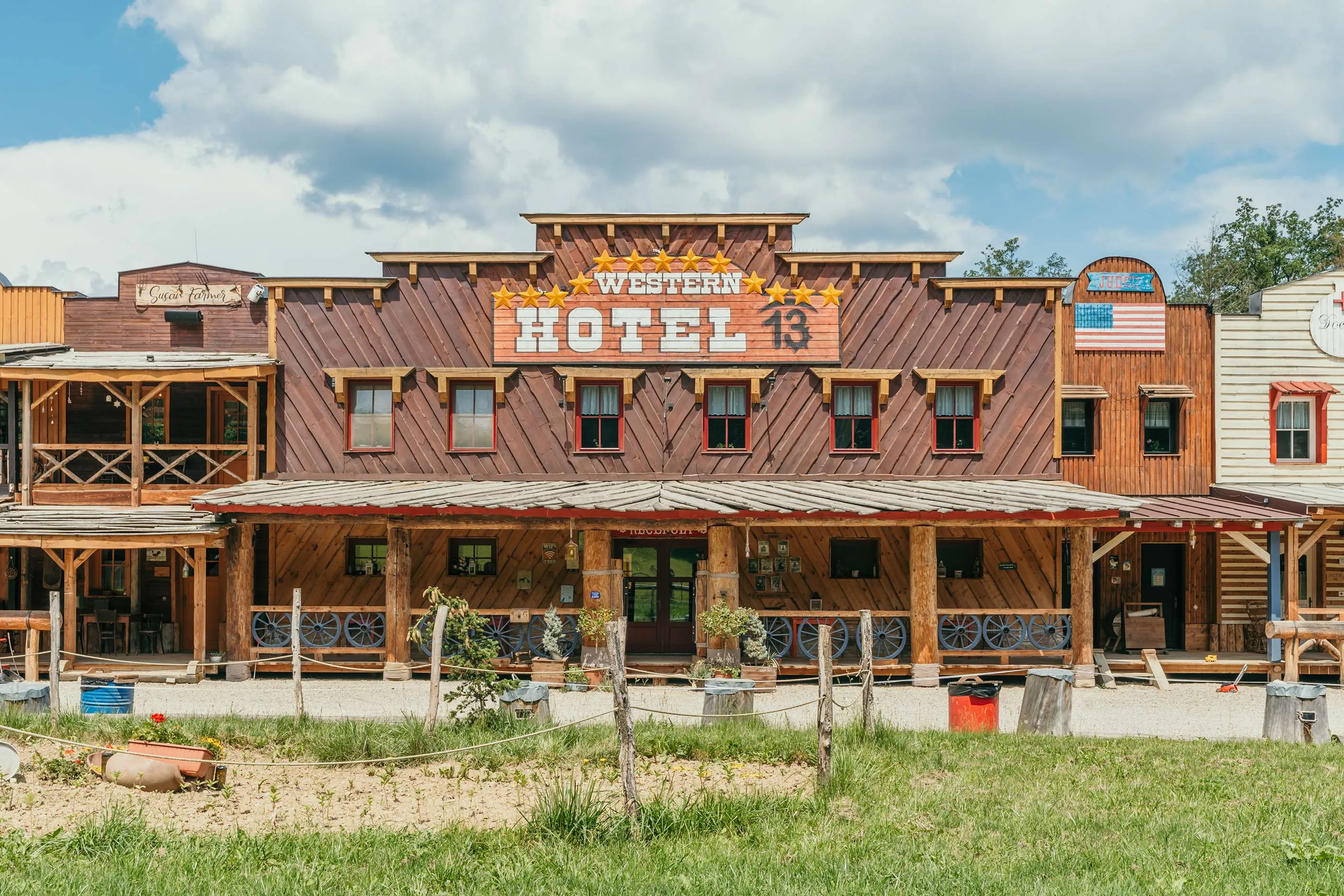 Western hotel Ranch 13