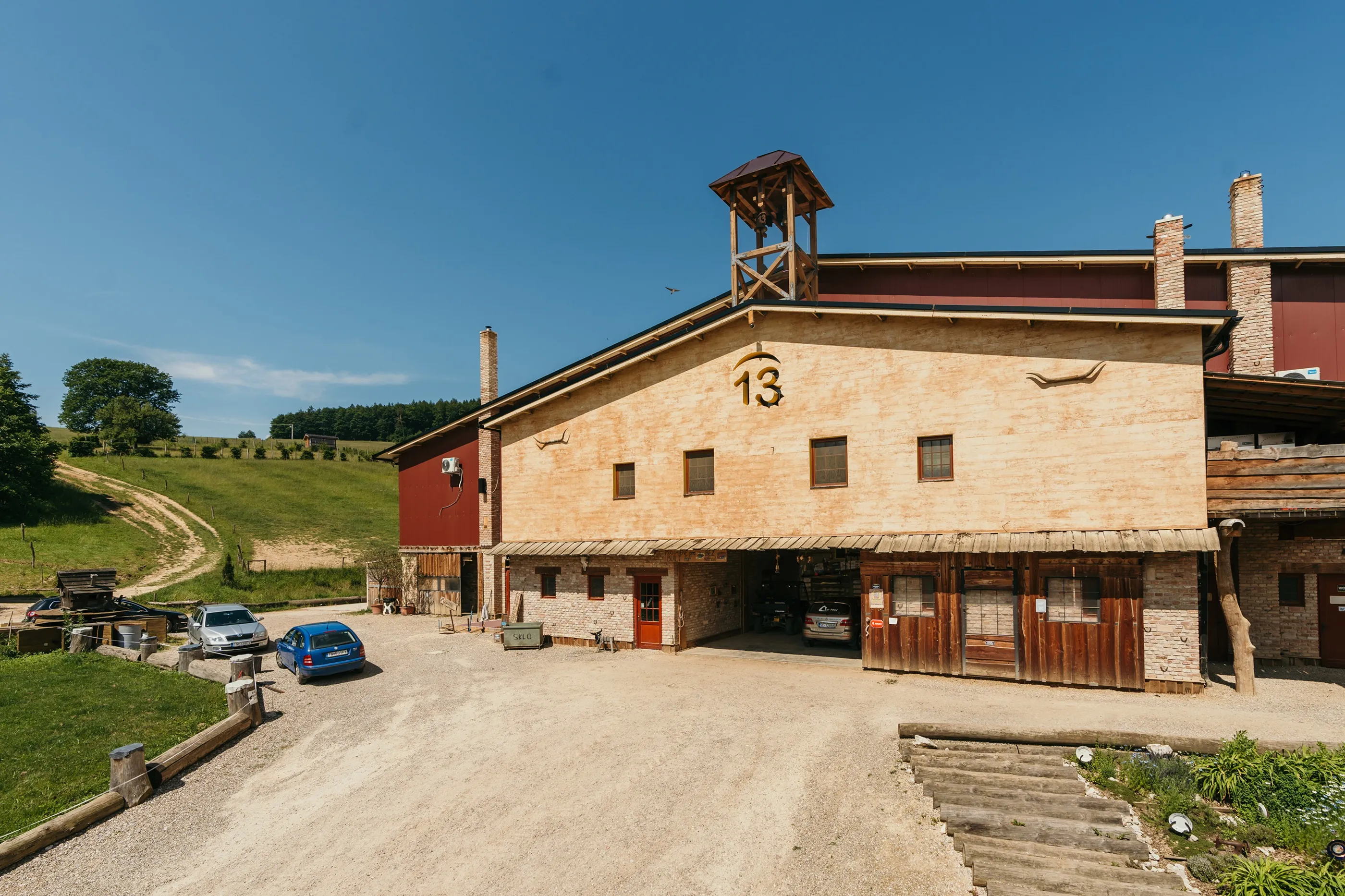 Konská športová hala