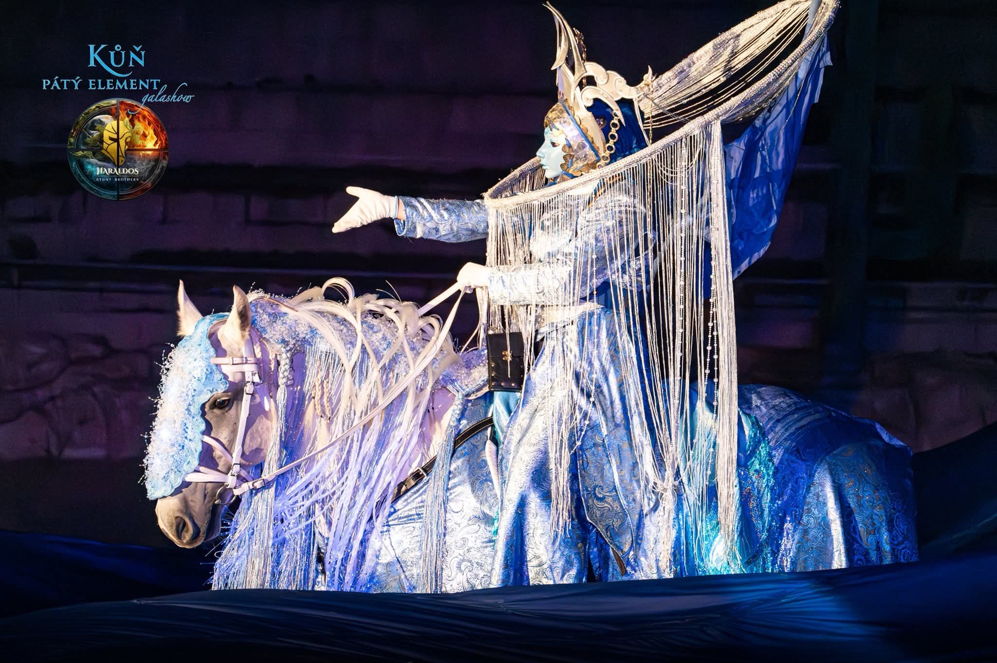 Jedinečné predstavenie magického spojenia človeka s koňmi. Akrobatické kúsky, sveteľná a hudobná show Vám poskytne nezabuduteľný zážitok.   05/06/2026 PIATOK 20:00  